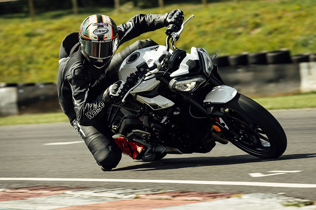 Aaa-Rated Race Suit From Weise 1 Aaa Rated Race Suit From Weise 01